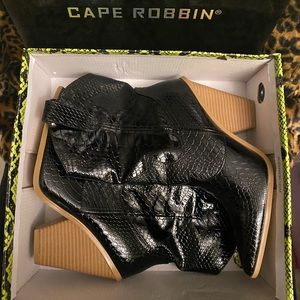 Cape Robbin - Runaway Barbie Black Boots - Size 9